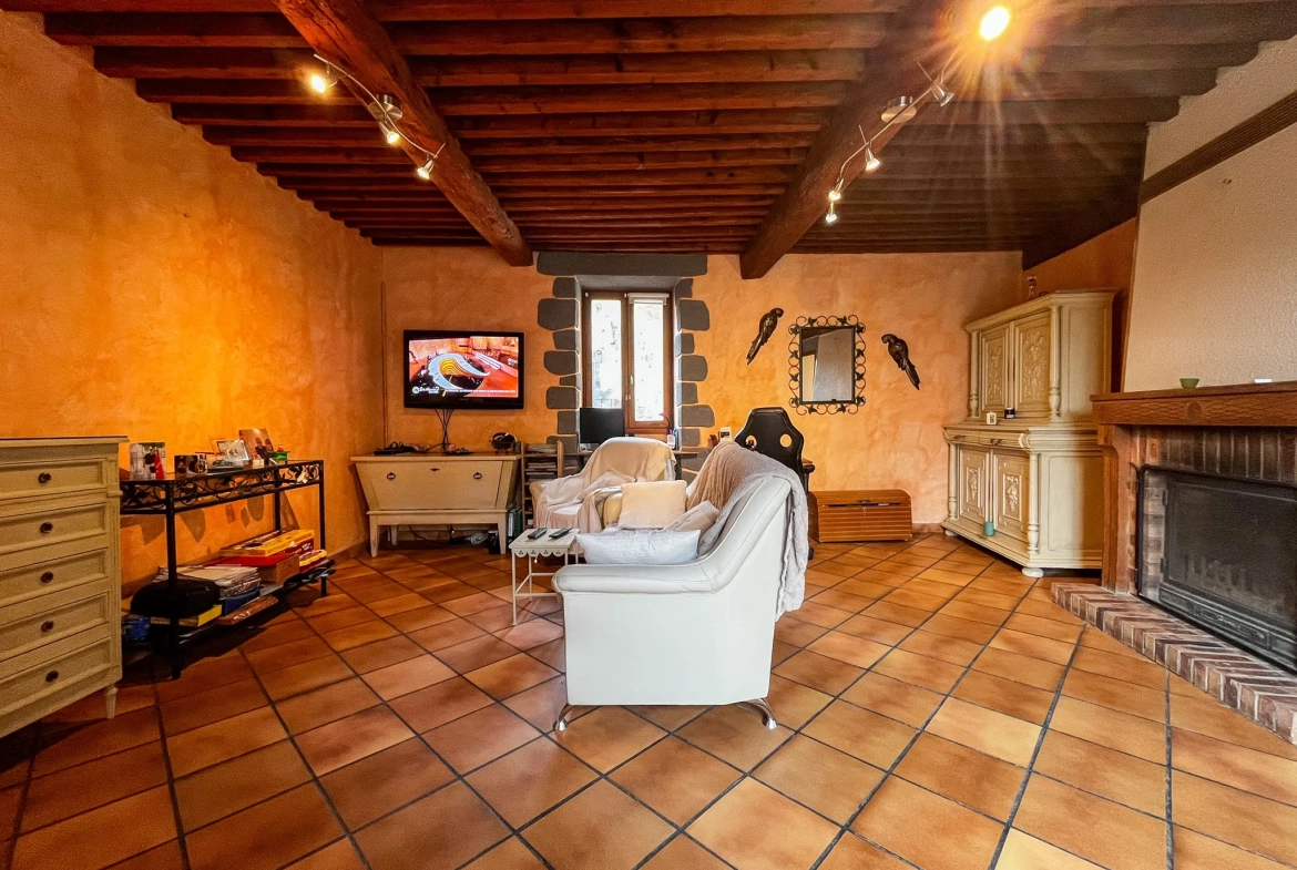 Maison de 125 m² avec terrain de 695 m² à Clemensat, proximité Romagnat 