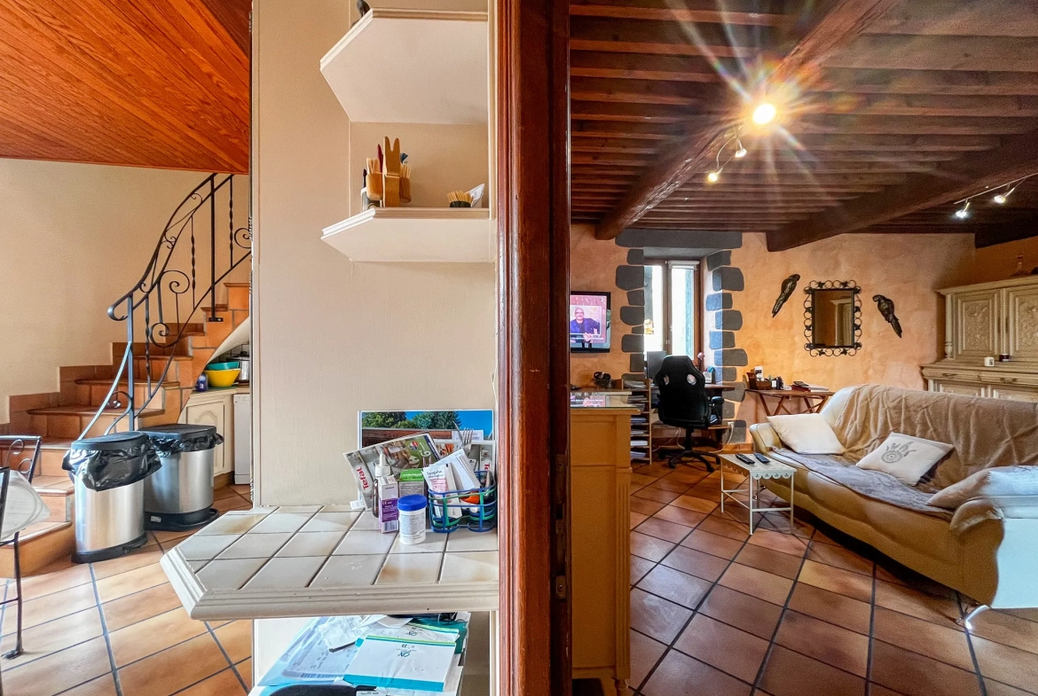 Maison de 125 m² avec terrain de 695 m² à Clemensat, proximité Romagnat 