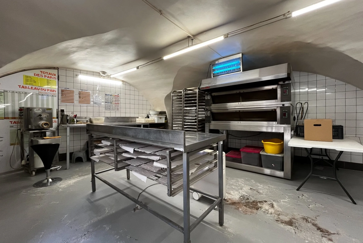 Maison de 125 m² avec terrain de 695 m² à Clemensat, proximité Romagnat 