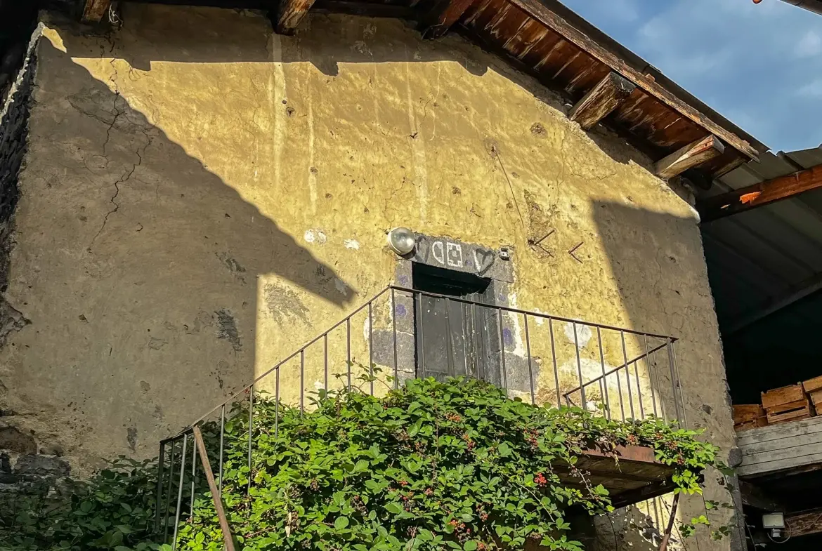 Maison de 125 m² avec terrain de 695 m² à Clemensat, proximité Romagnat 