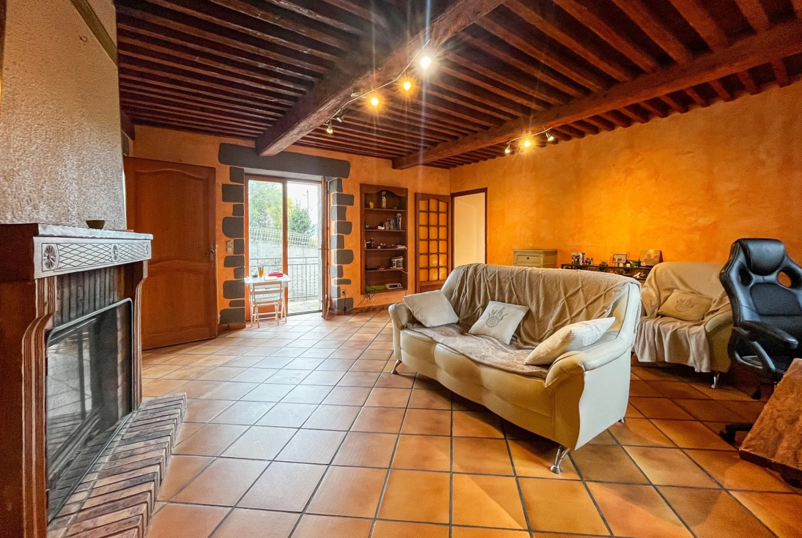 Maison de 125 m² avec terrain de 695 m² à Clemensat, proximité Romagnat 