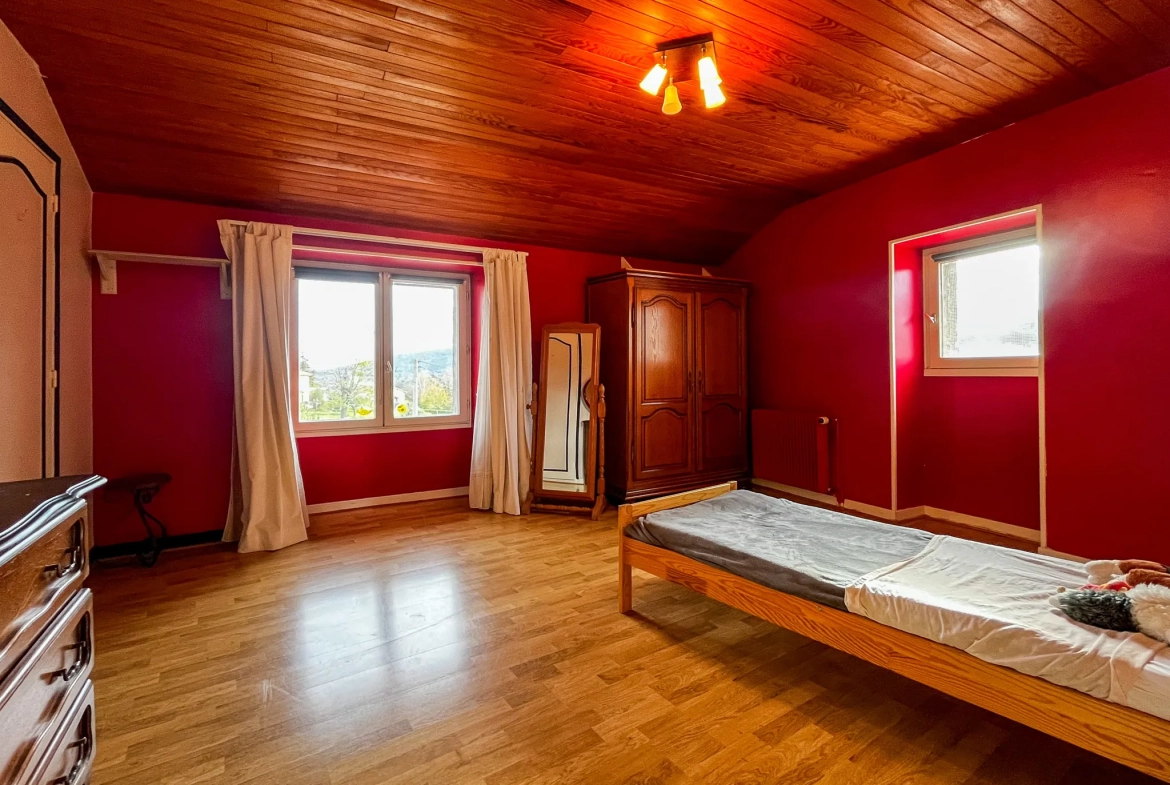 Maison de 125 m² avec terrain de 695 m² à Clemensat, proximité Romagnat 