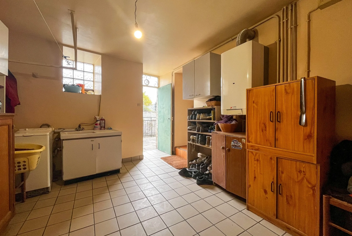 Maison de 125 m² avec terrain de 695 m² à Clemensat, proximité Romagnat 