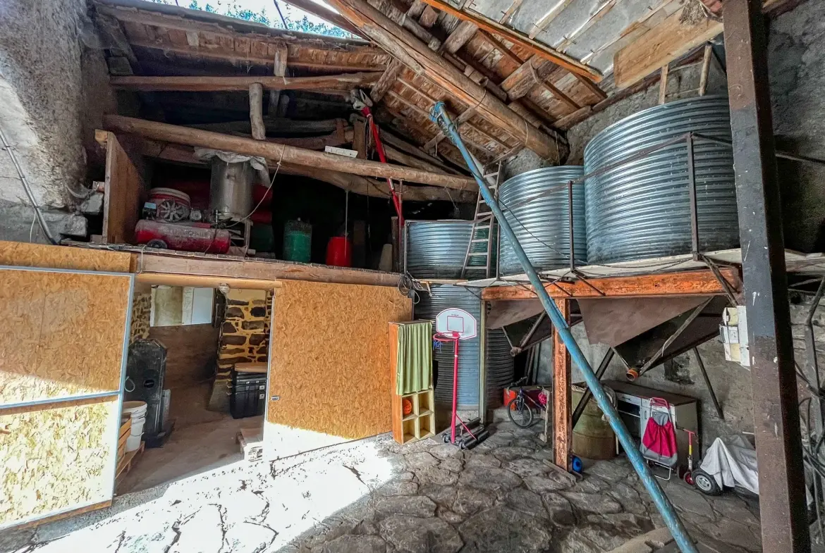 Maison de 125 m² avec terrain de 695 m² à Clemensat, proximité Romagnat 