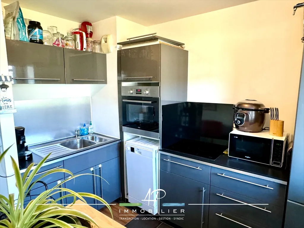 Appartement T3 avec terrasse en rez de jardin à Dijon 