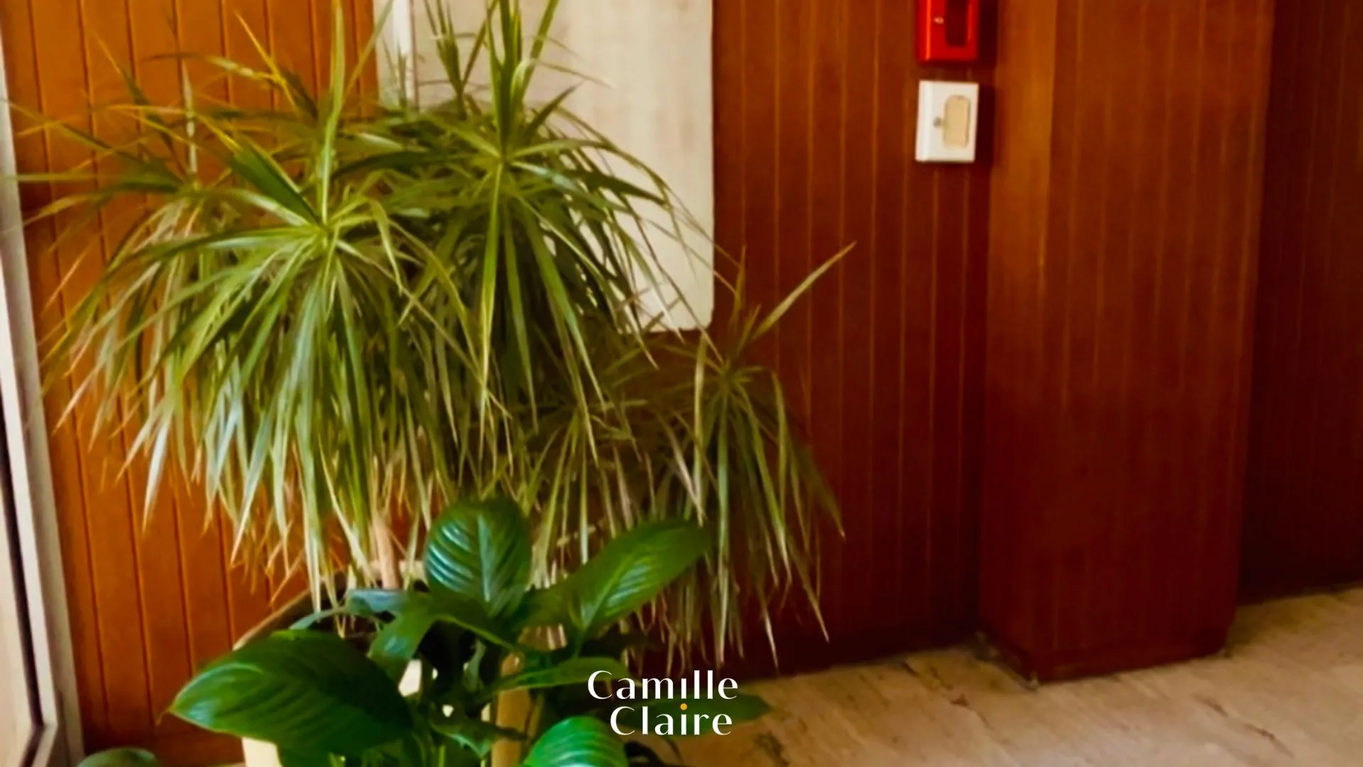 Investissez dans un appartement T4/5 à Aix-en-Provence avec garage et terrasse, idéal pour rénovation et rentabilité 