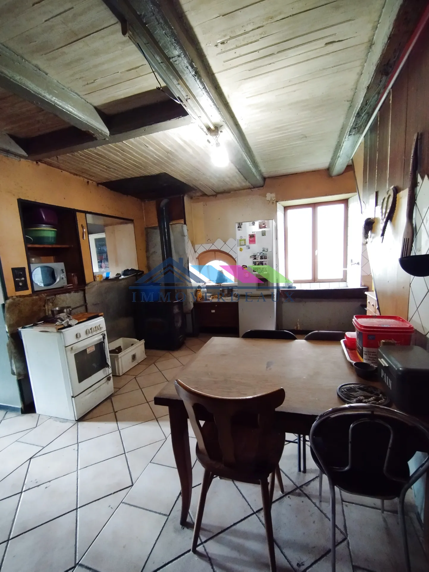 Maison à fort potentiel à Autrepierre avec terrasse et grandes pièces à rénover 