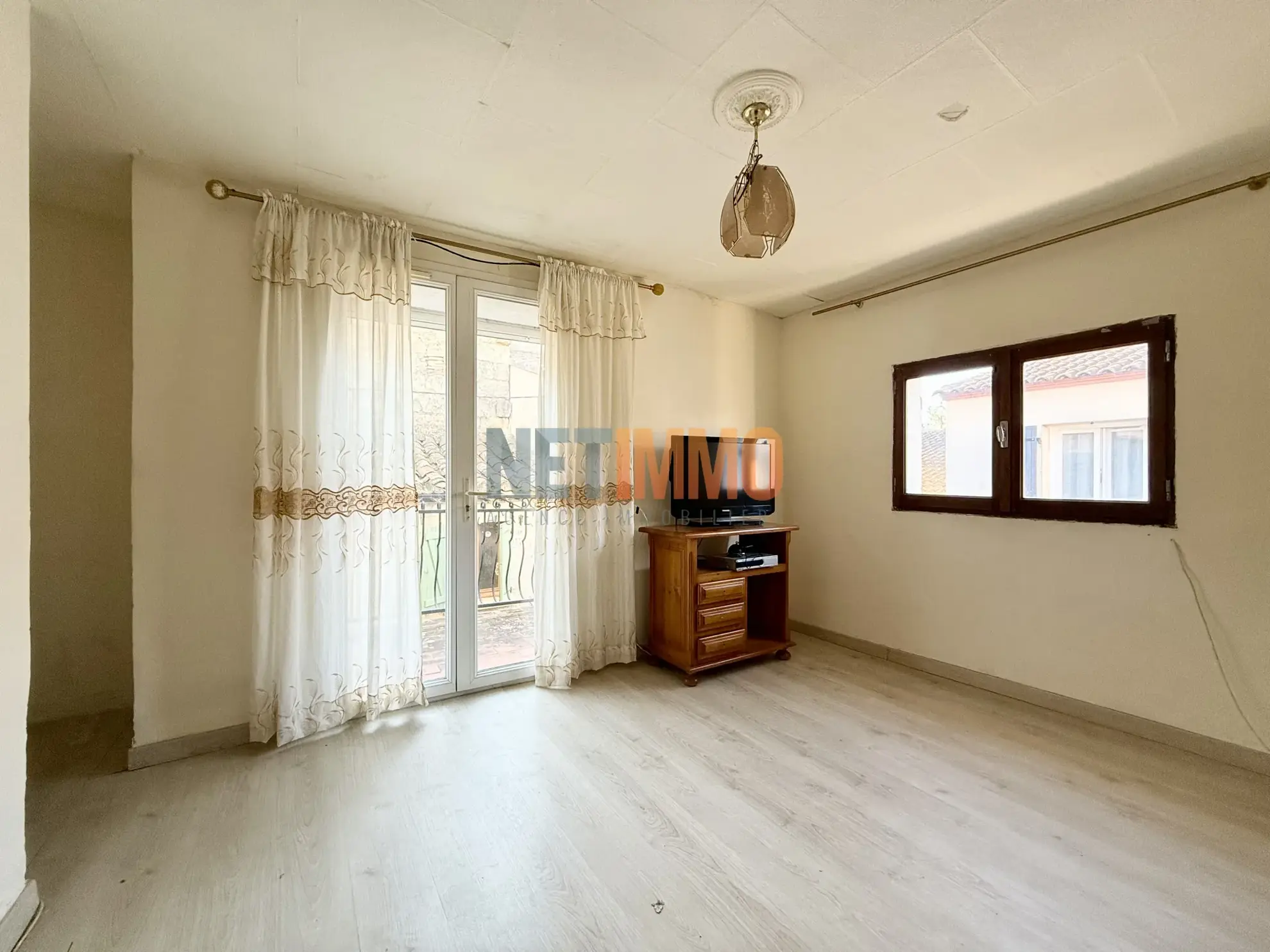 Maison de village à Beauvoisin de 110 m² avec dépendance et potentiel d'aménagement 