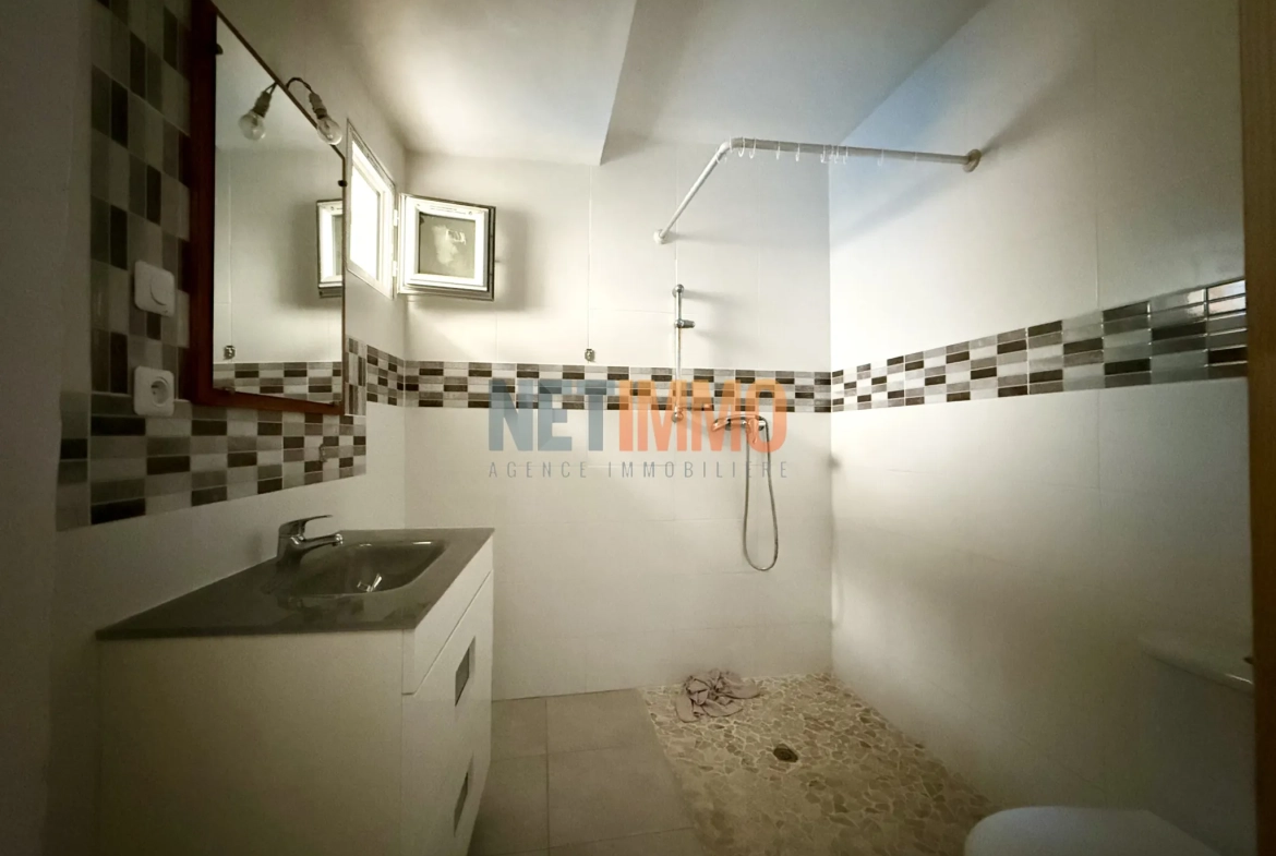 Maison de village à Beauvoisin de 110 m² avec dépendance et potentiel d'aménagement 