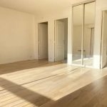 Studio lumineux à vendre à Paris 19e avec balcon et ascenseur