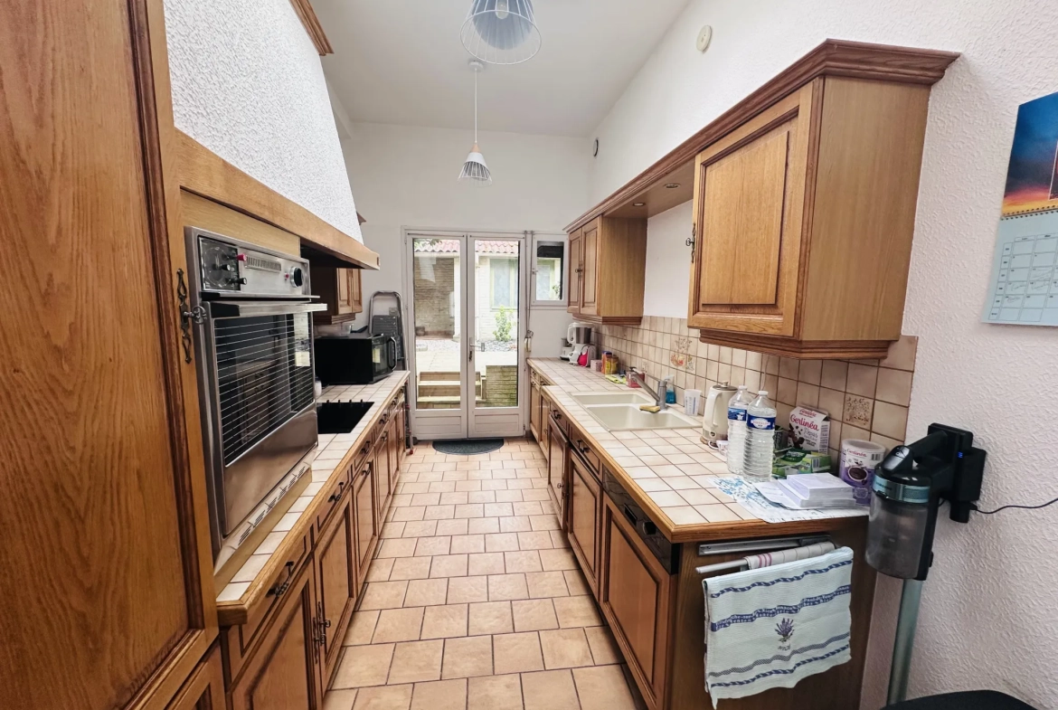 Magnifique maison bourgeoise en centre-ville de Douai avec jardin et 4 chambres 
