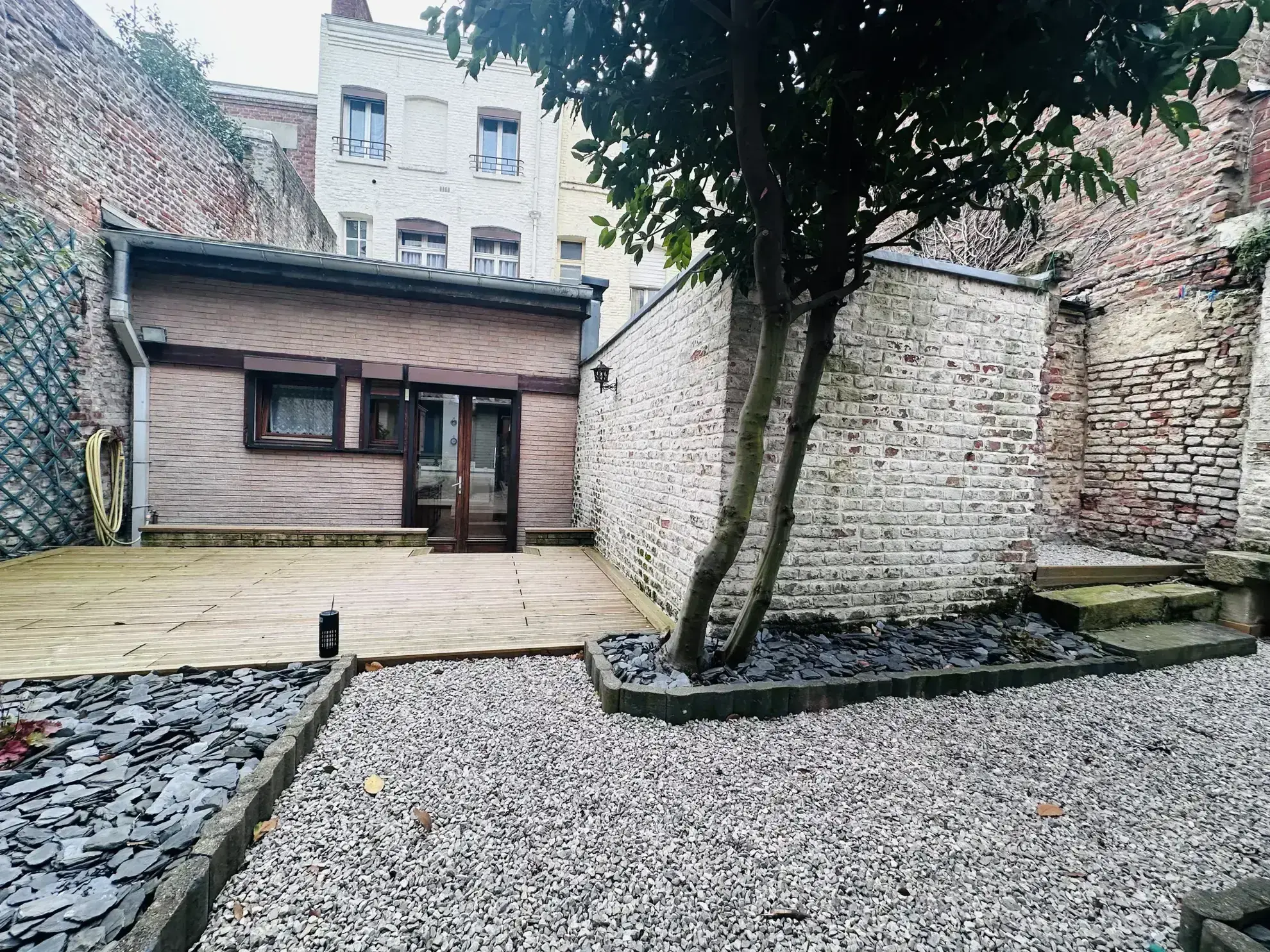 Magnifique maison bourgeoise en centre-ville de Douai avec jardin et 4 chambres 