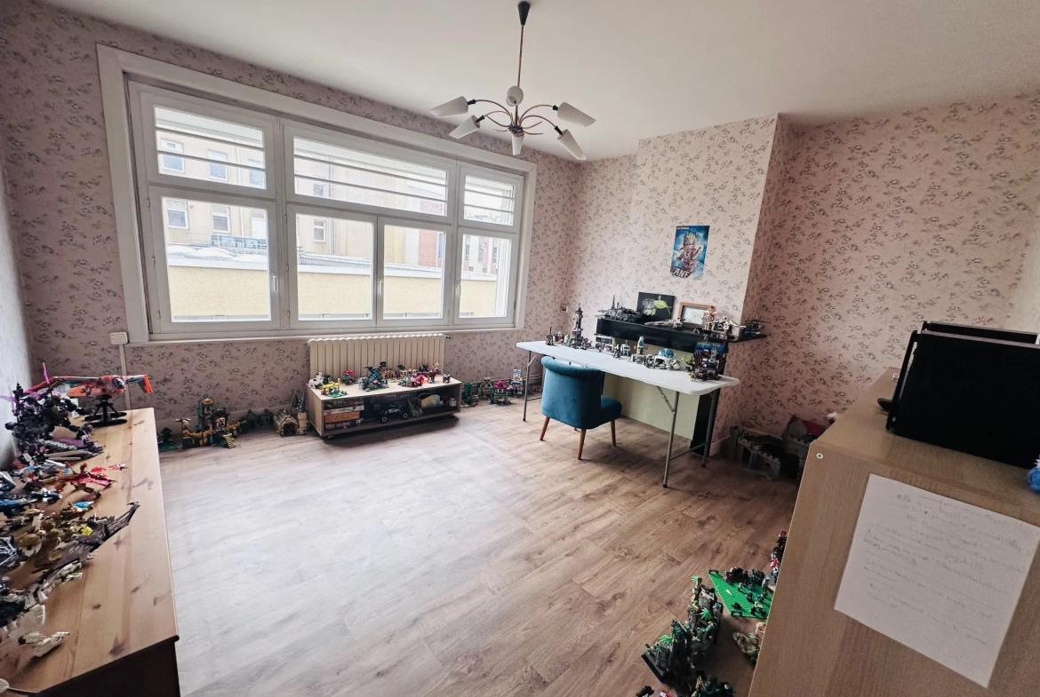 Magnifique maison bourgeoise en centre-ville de Douai avec jardin et 4 chambres 
