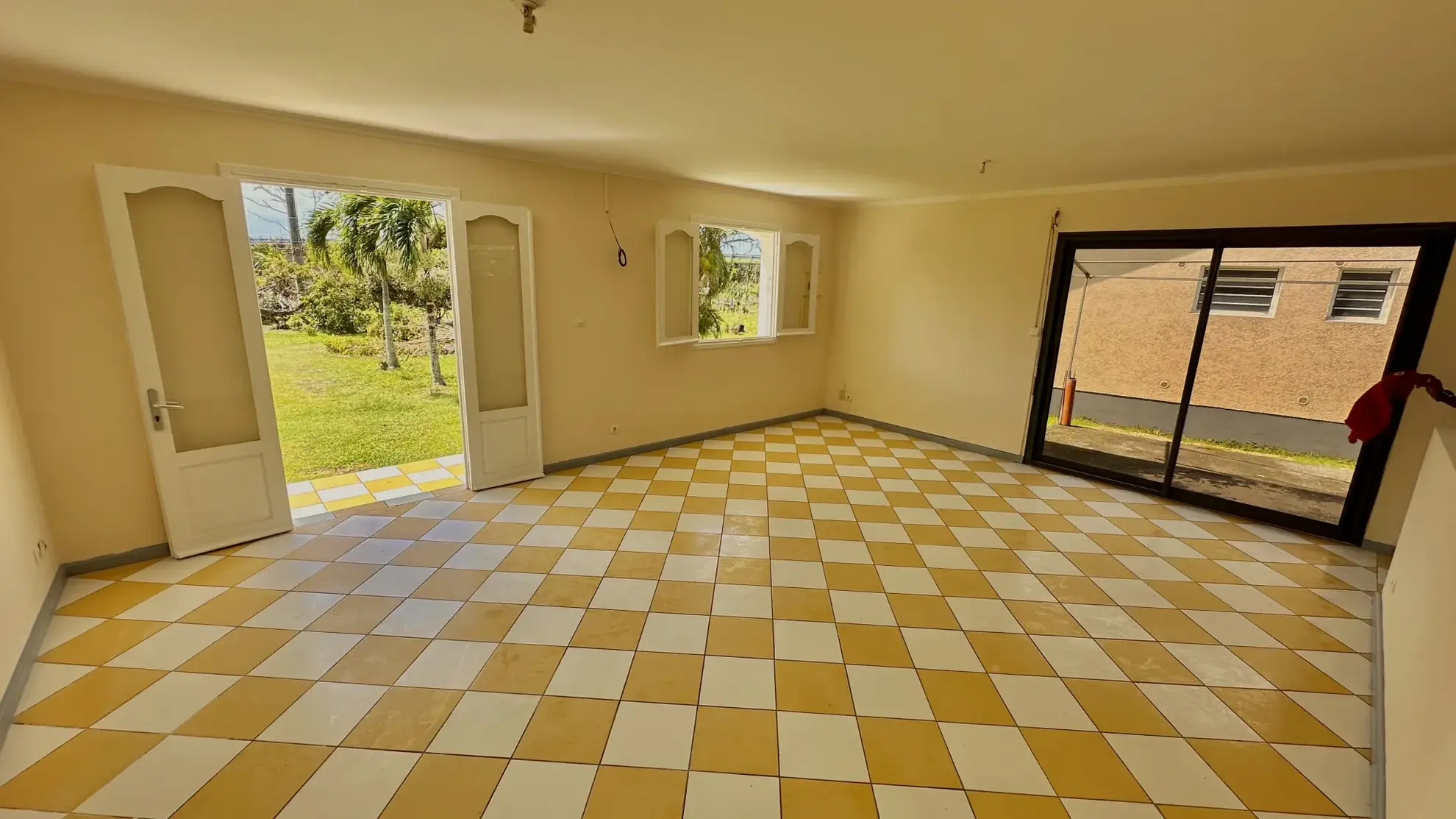 Maison F4 avec accès à la Rivière de Roches à Saint-Benoît 