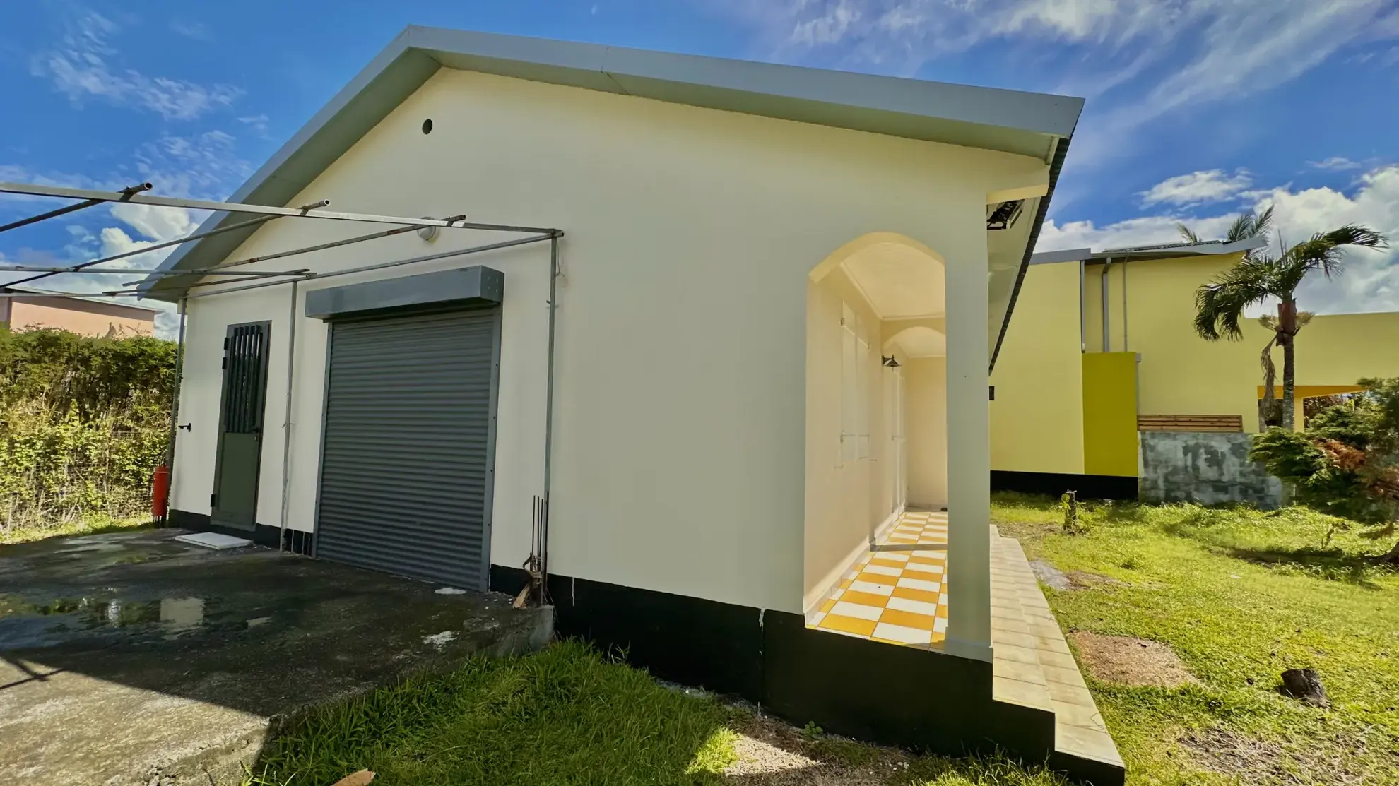 Maison F4 avec accès à la Rivière de Roches à Saint-Benoît 