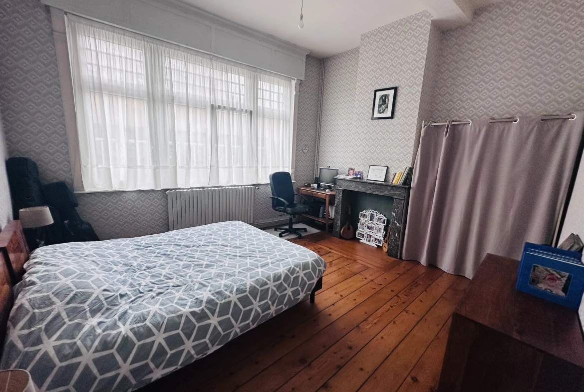 Magnifique maison bourgeoise en centre-ville de Douai avec jardin et 4 chambres 