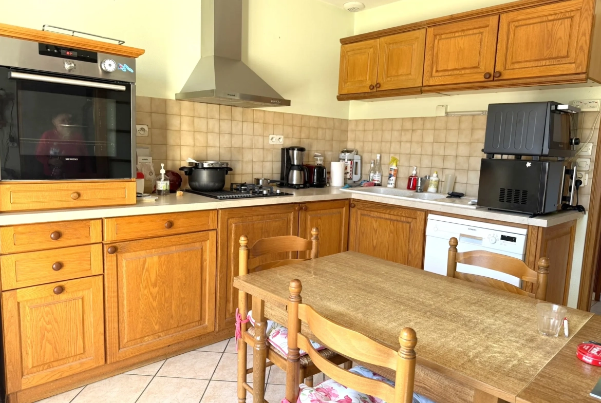 Villa lumineuse de 148 m² avec double garage à Buxeuil 