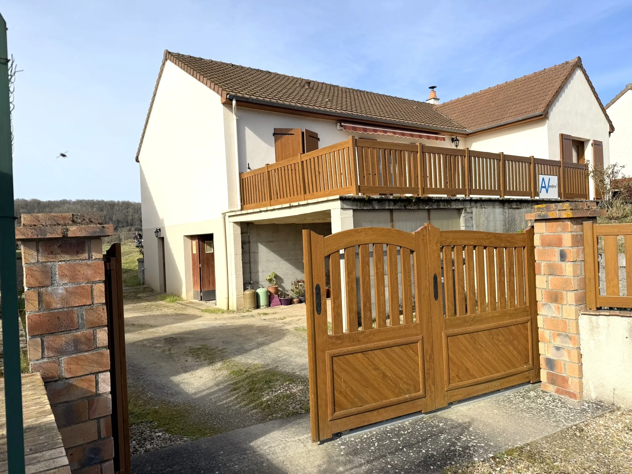 Villa lumineuse de 148 m² avec double garage à Buxeuil 