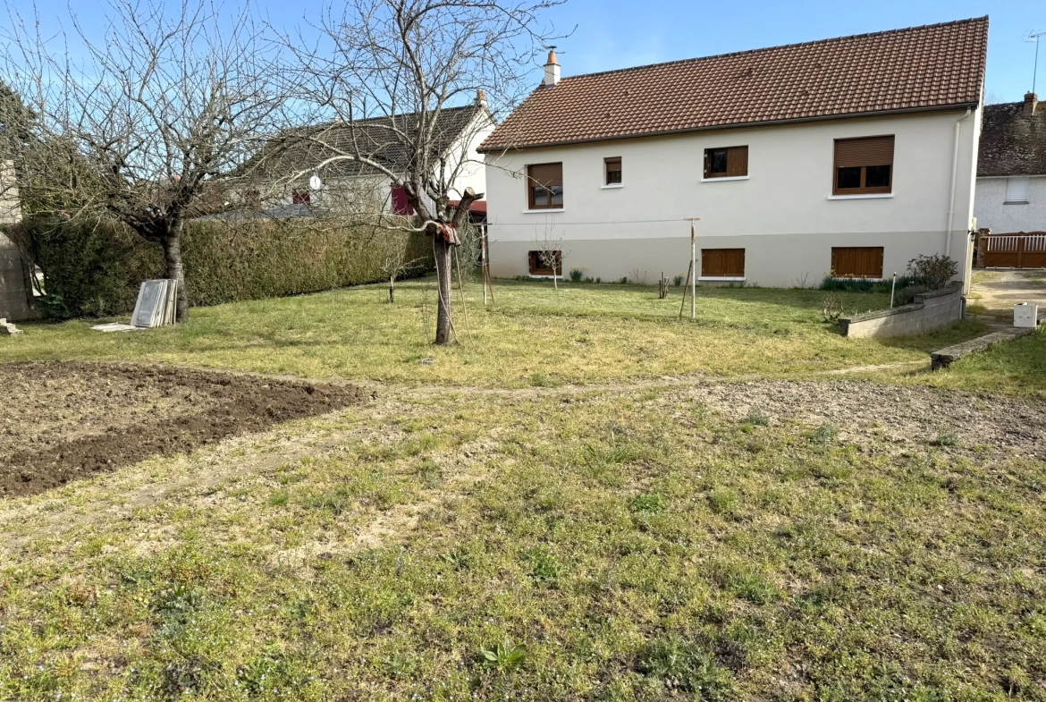 Villa lumineuse de 148 m² avec double garage à Buxeuil 