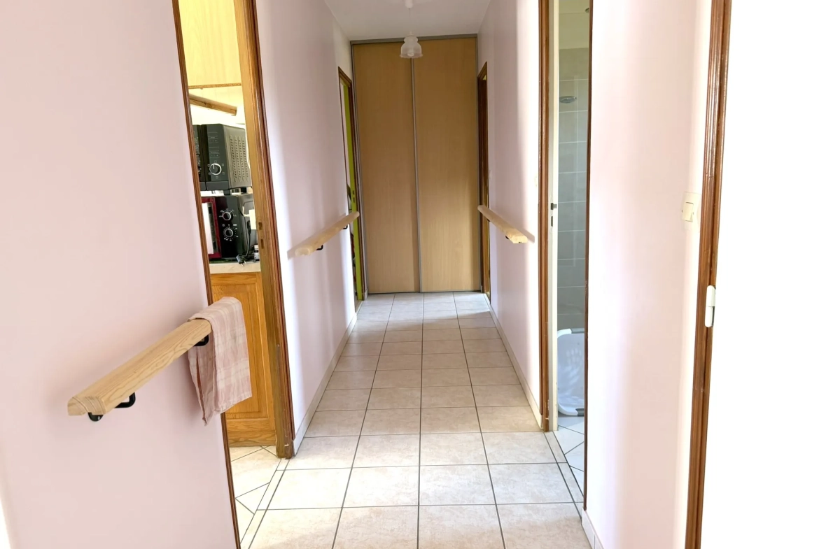 Villa lumineuse de 148 m² avec double garage à Buxeuil 
