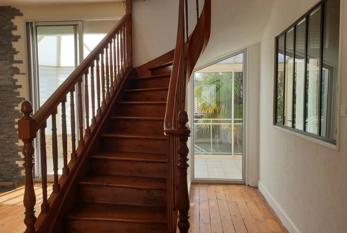 Grande maison avec 5 chambres, garage et jardin à Périgueux, quartier Hôpital 