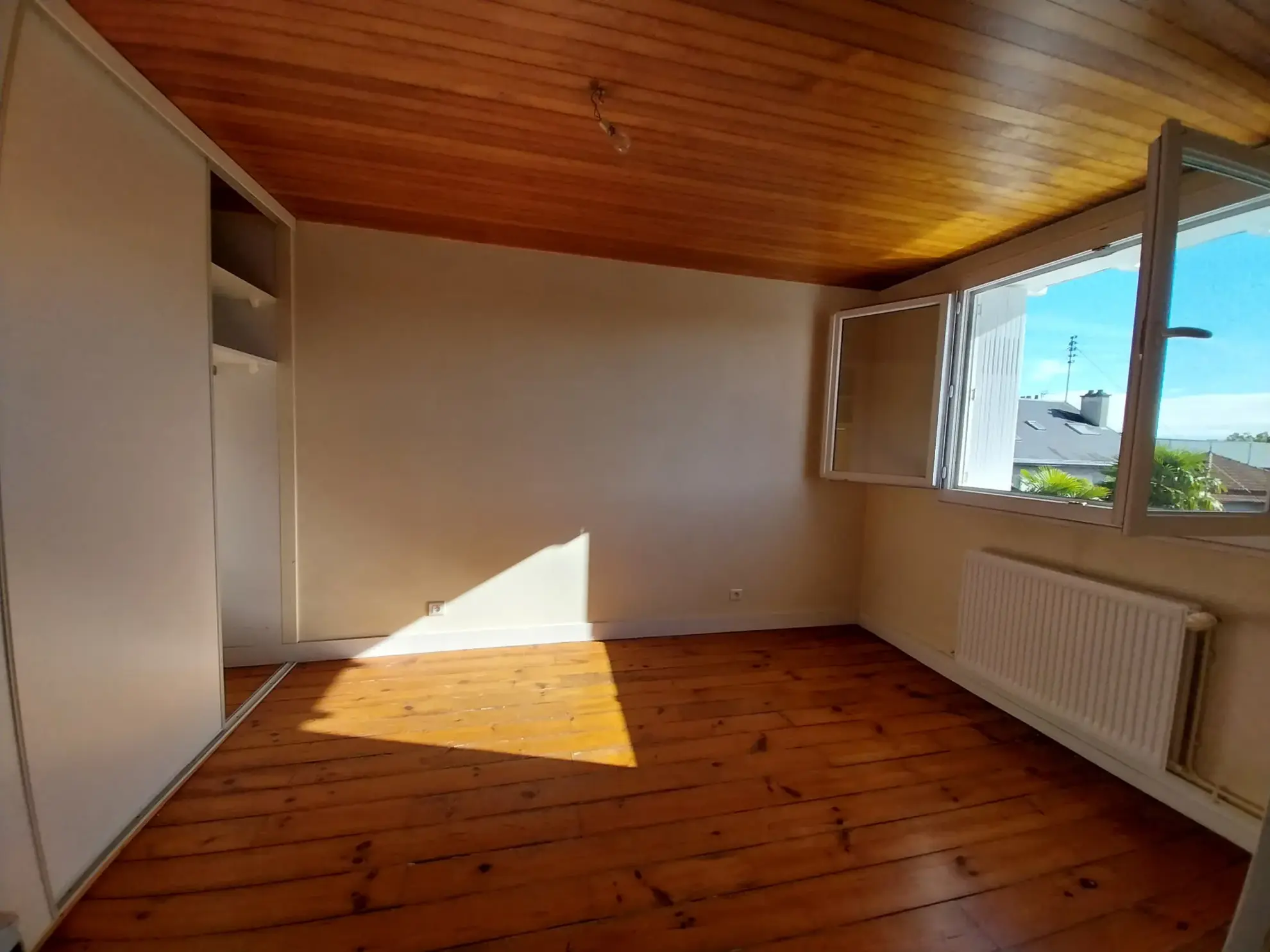 Grande maison avec 5 chambres, garage et jardin à Périgueux, quartier Hôpital 