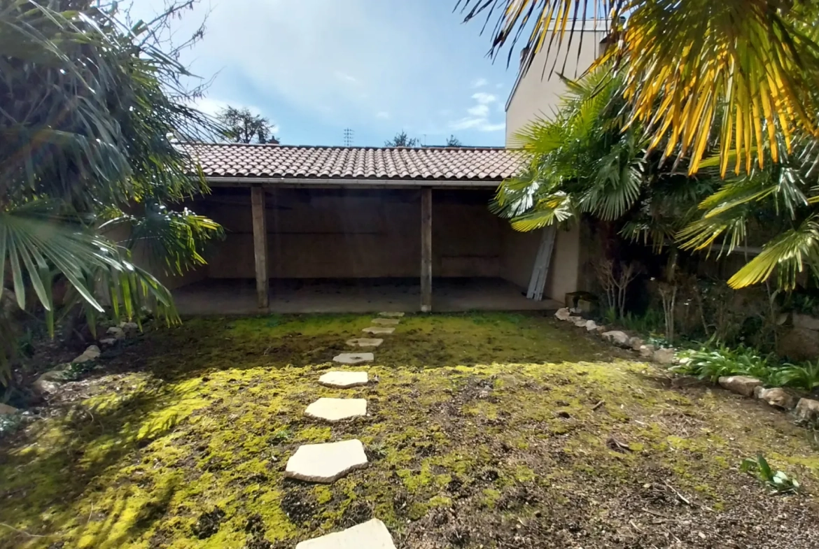 Grande maison avec 5 chambres, garage et jardin à Périgueux, quartier Hôpital 