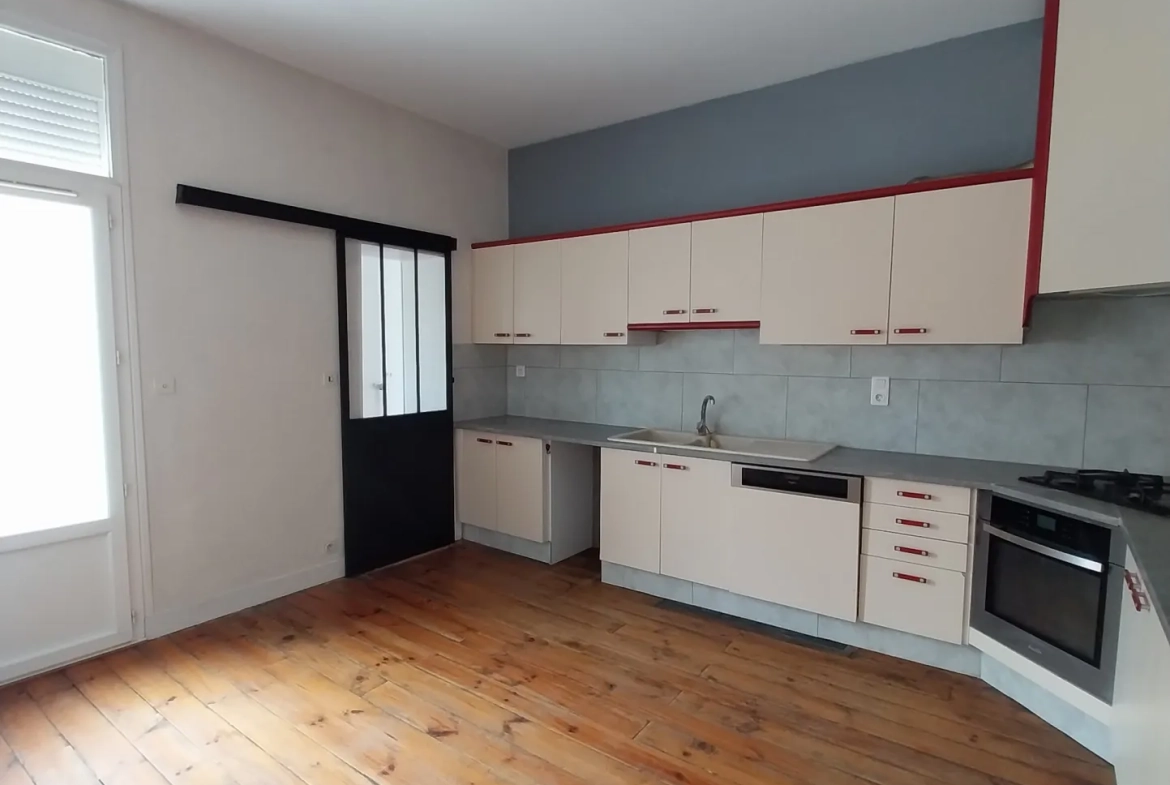 Grande maison avec 5 chambres, garage et jardin à Périgueux, quartier Hôpital 
