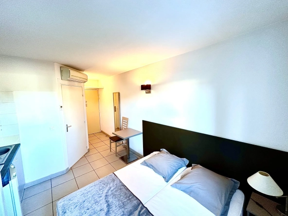 Studio de 20 m² à Aix-en-Provence avec piscine, parking et toutes options