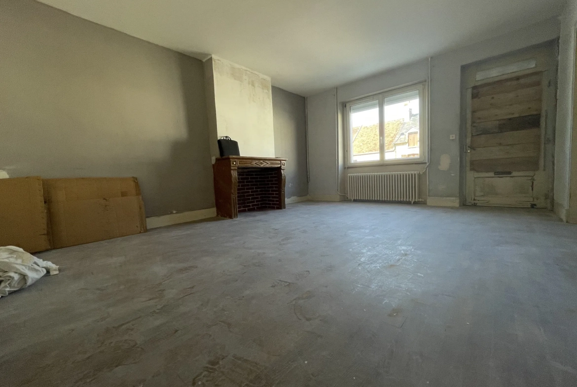 A vendre maison de 70 m² au centre de Prémery avec terrasse, proche commodités 