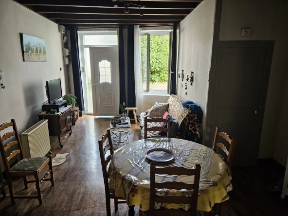 Maison de Bourg en Pierre avec 3 Chambres et Garage à Le Vanneau Irleau 