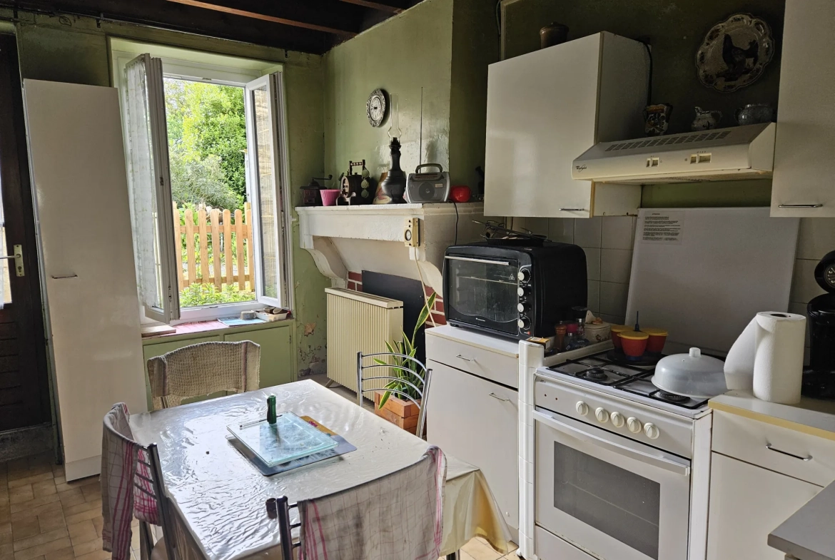 Maison de Bourg en Pierre avec 3 Chambres et Garage à Le Vanneau Irleau 