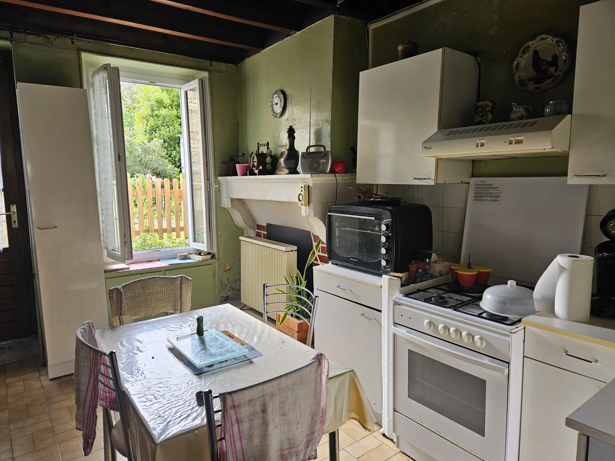 Maison de Bourg en Pierre avec 3 Chambres et Garage à Le Vanneau Irleau 