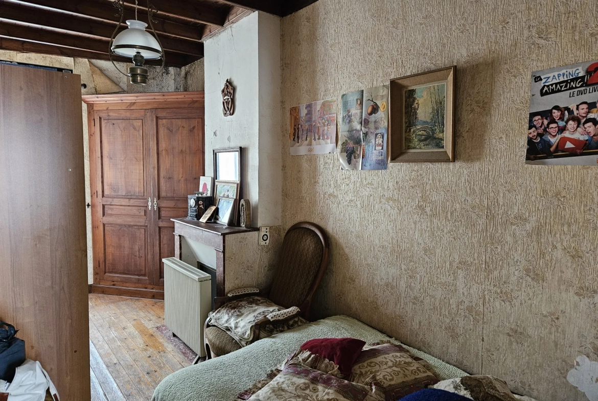 Maison de Bourg en Pierre avec 3 Chambres et Garage à Le Vanneau Irleau 