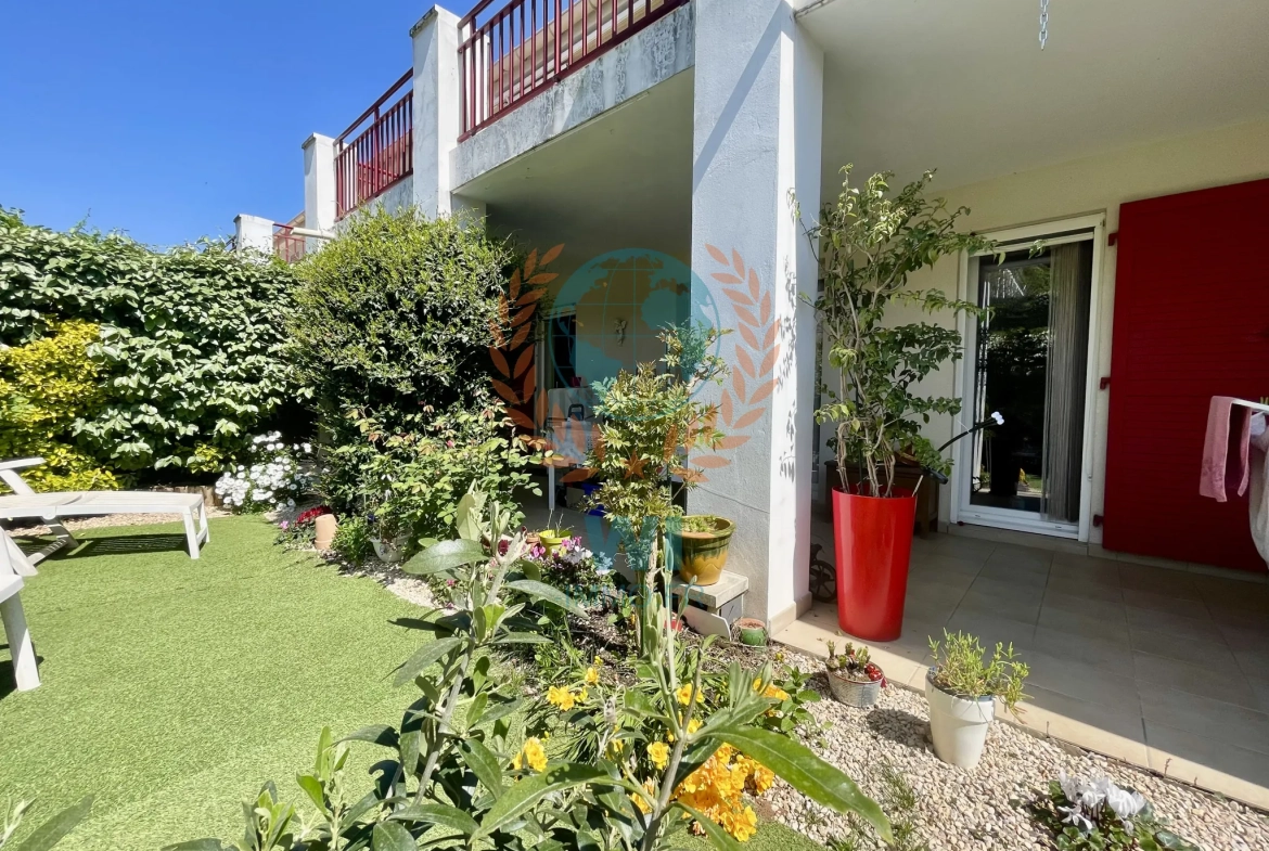 Appartement 2 pièces avec terrasse, jardin et garage à Frejus 