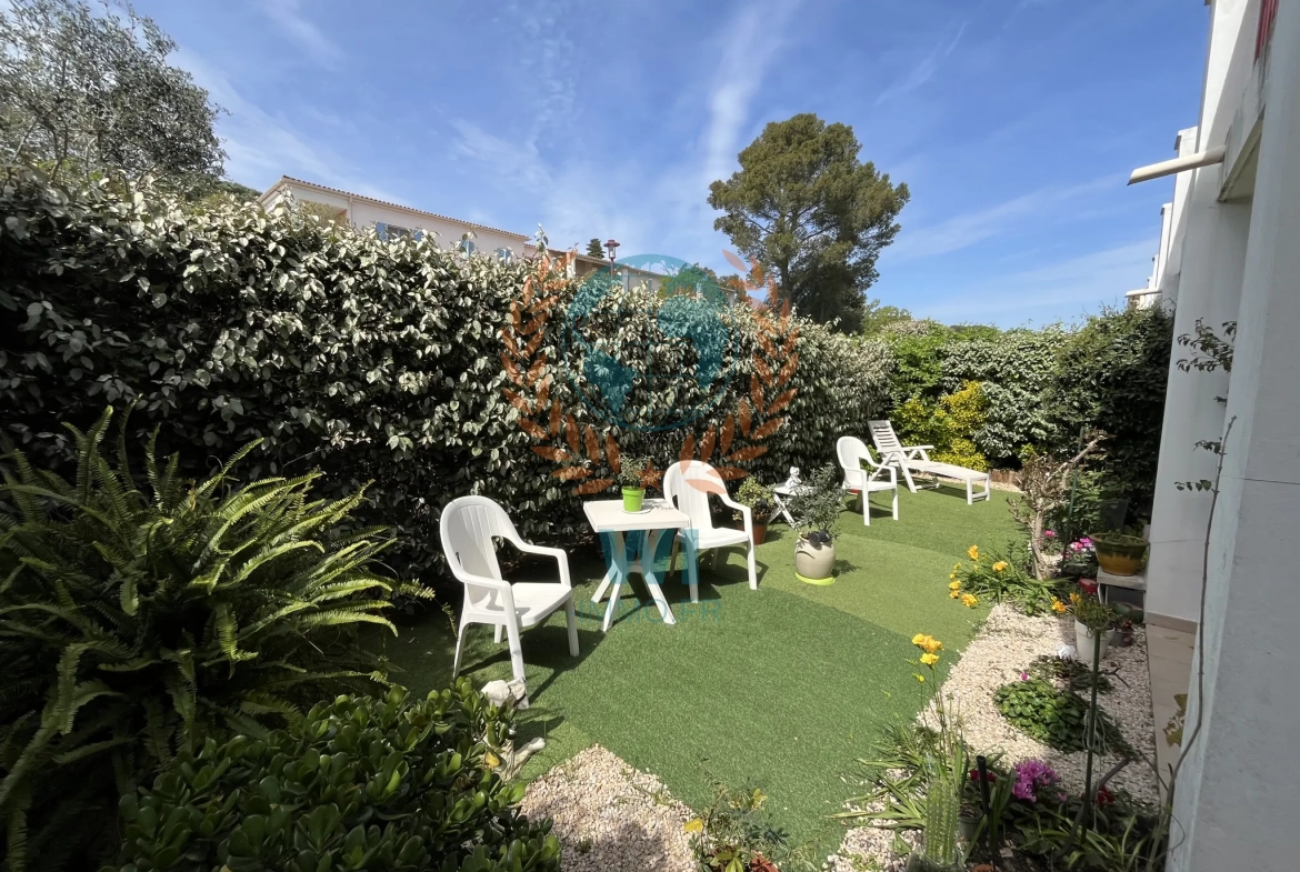 Appartement 2 pièces avec terrasse, jardin et garage à Frejus 