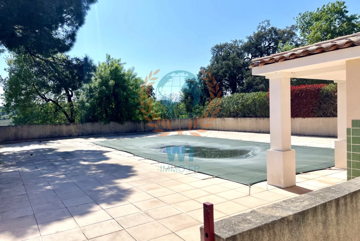 Appartement 2 pièces avec terrasse, jardin et garage à Frejus 