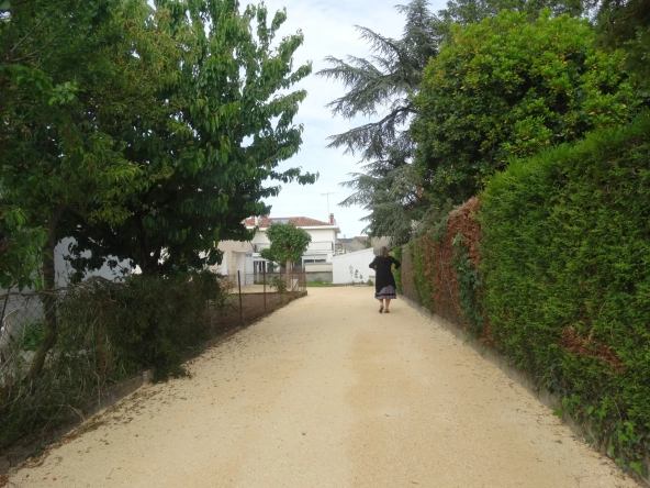 Maison à vendre à Monsempron-Libos avec 3 chambres et jardin proche des commodités 