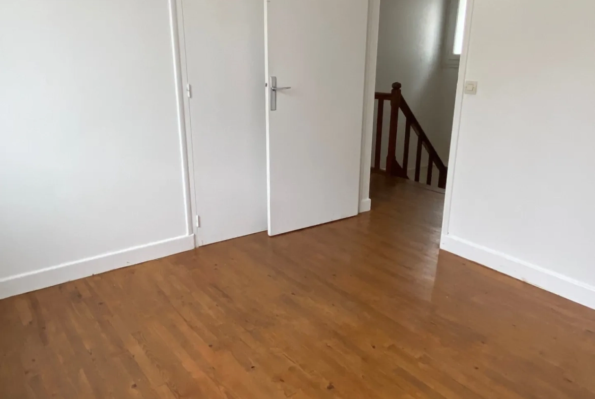 Maison à vendre à Monsempron-Libos avec 3 chambres et jardin proche des commodités 