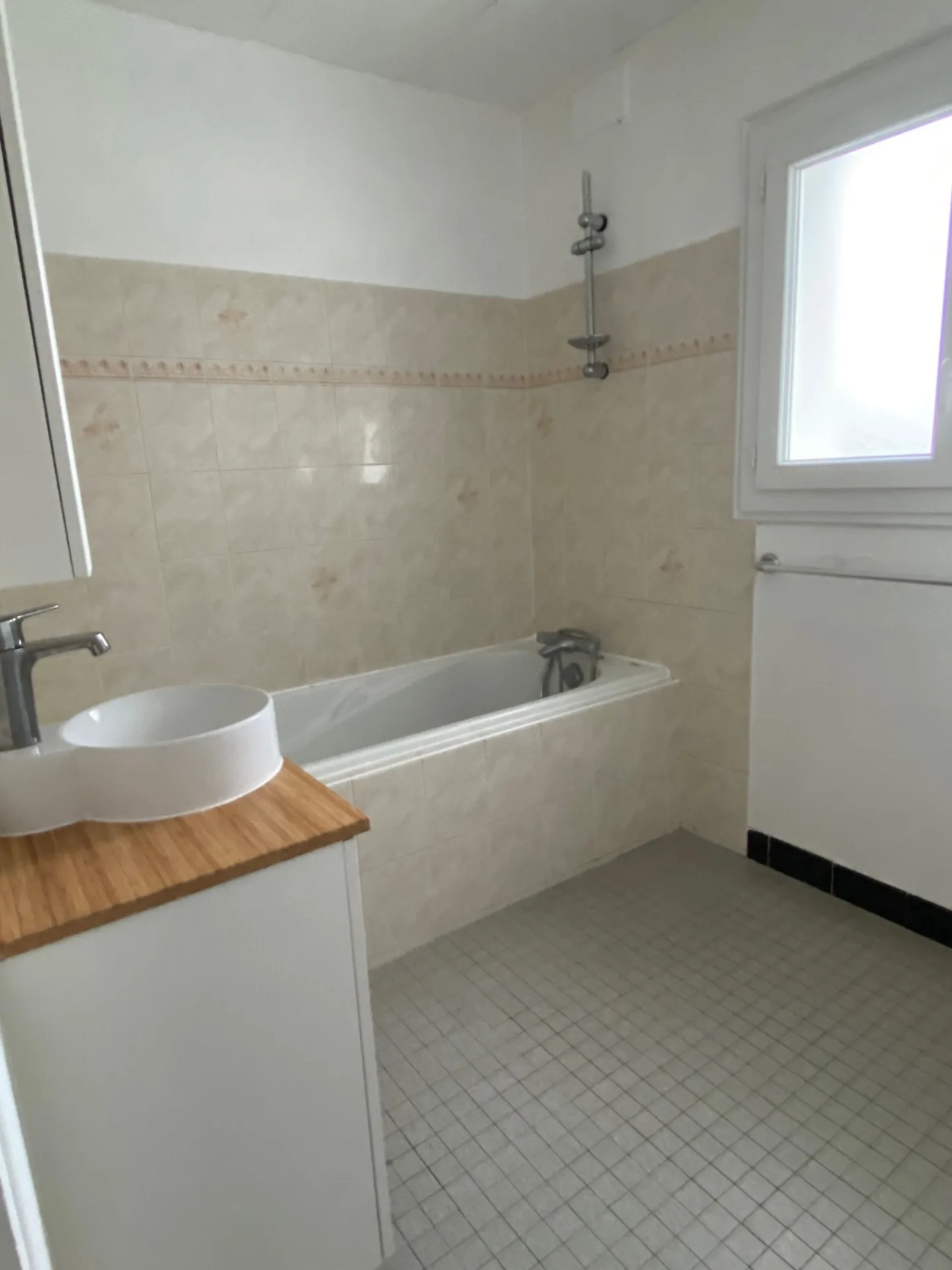 Maison à vendre à Monsempron-Libos avec 3 chambres et jardin proche des commodités 