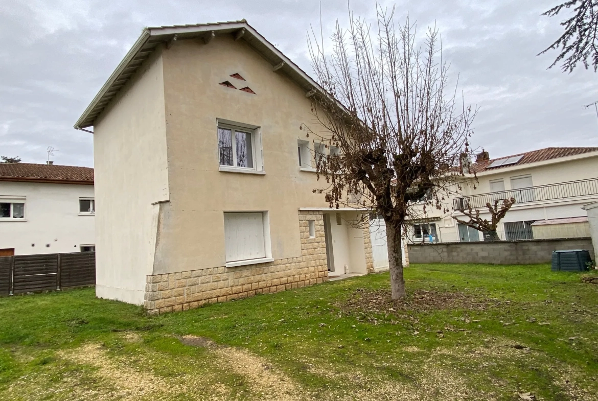 Maison à vendre à Monsempron-Libos avec 3 chambres et jardin proche des commodités 