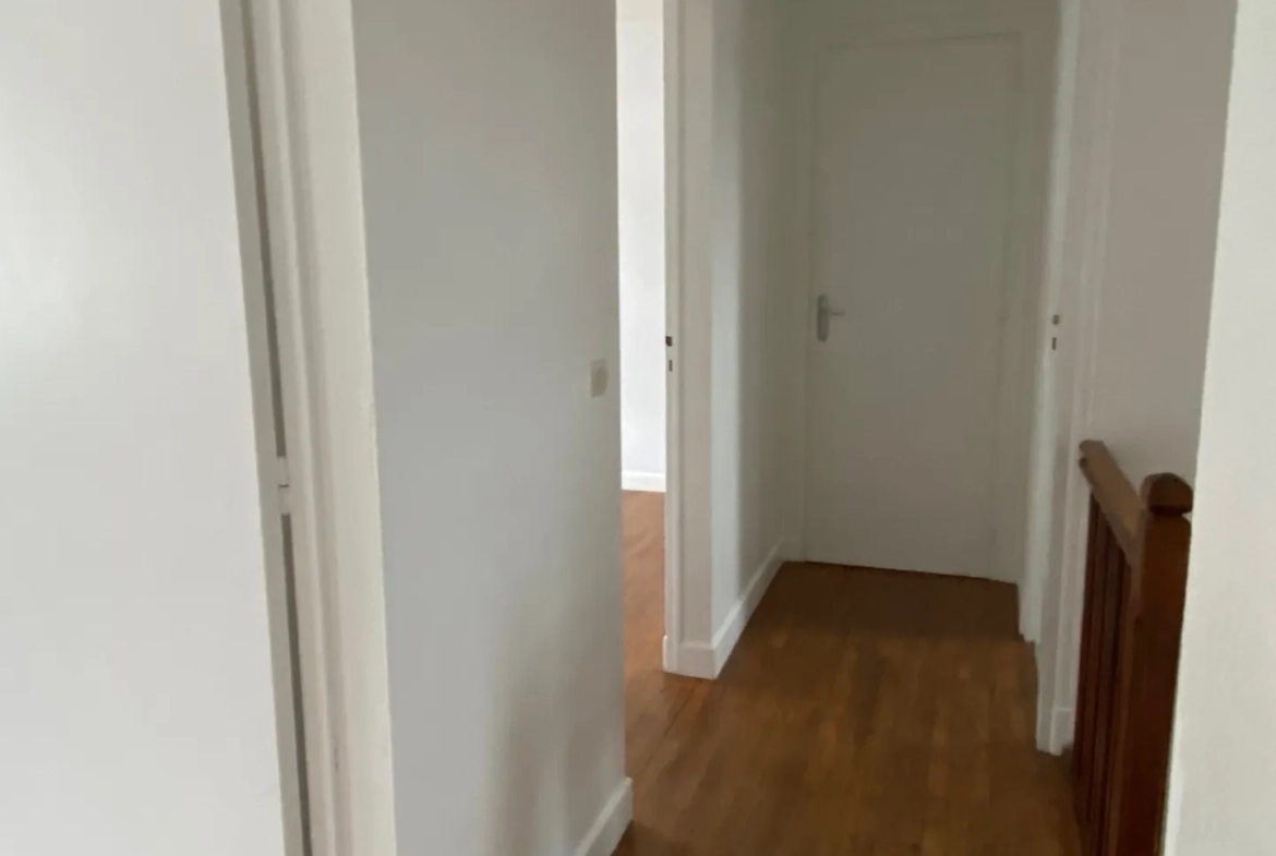 Maison à vendre à Monsempron-Libos avec 3 chambres et jardin proche des commodités 