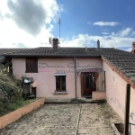 Maison de village à rénover avec deux logements à Cours la Ville