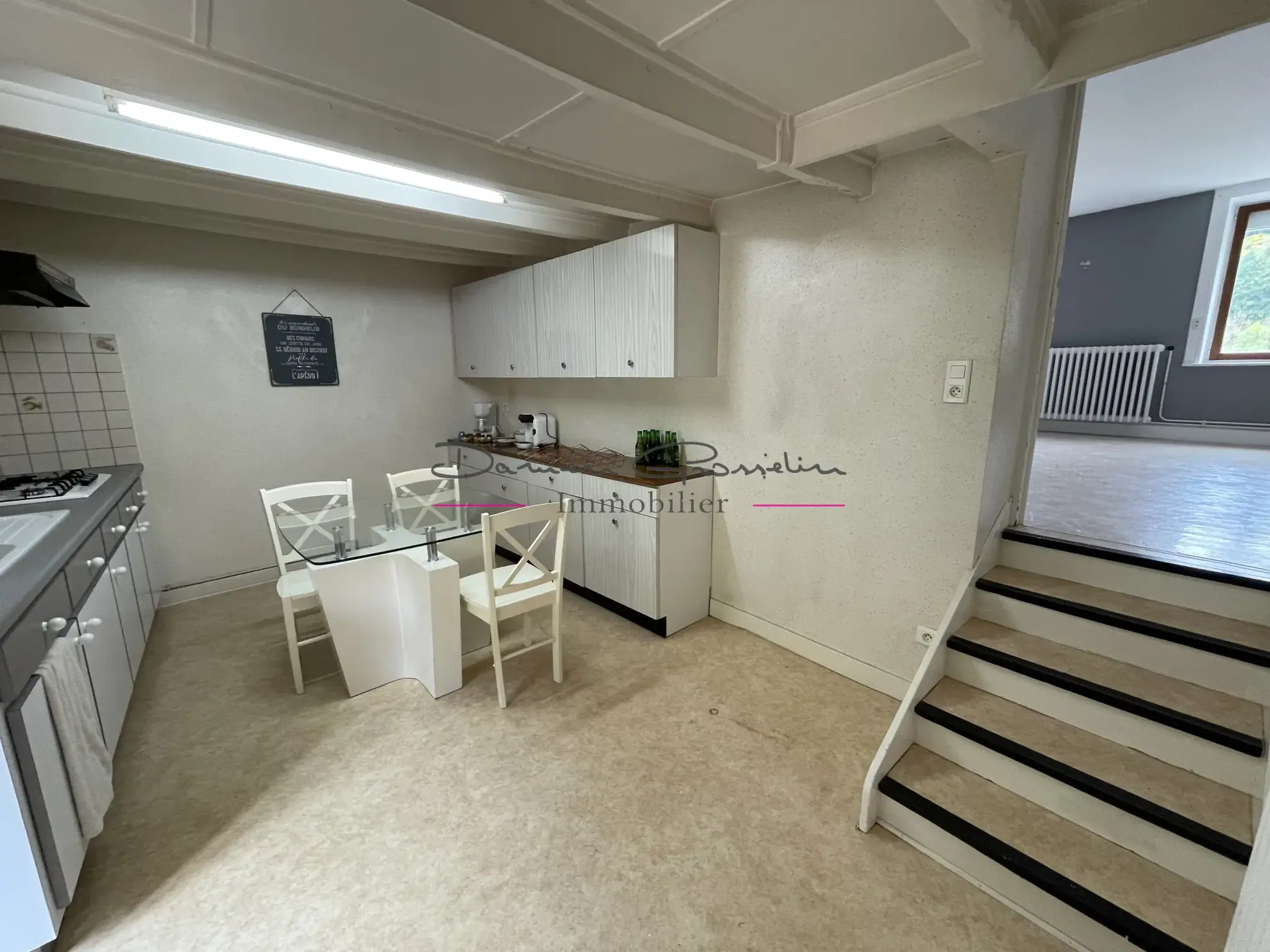 Maison de village à rénover avec deux logements à Cours la Ville 