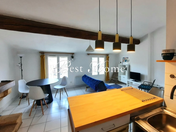 Appartement T2 lumineux à vendre au centre-ville de Nîmes avec vue sur monuments