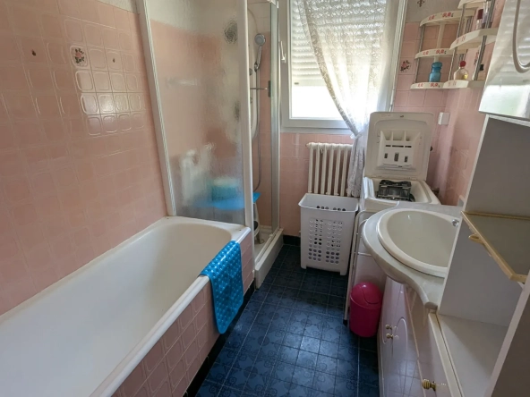 Maison familiale à Magne de 116 m² avec sous-sol et terrain arboré à vendre 