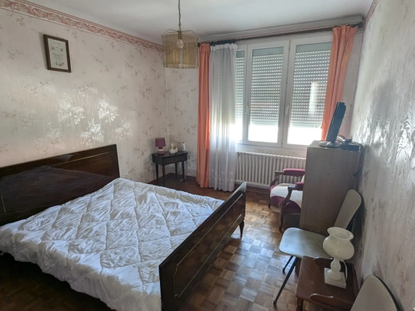 Maison familiale à Magne de 116 m² avec sous-sol et terrain arboré à vendre 