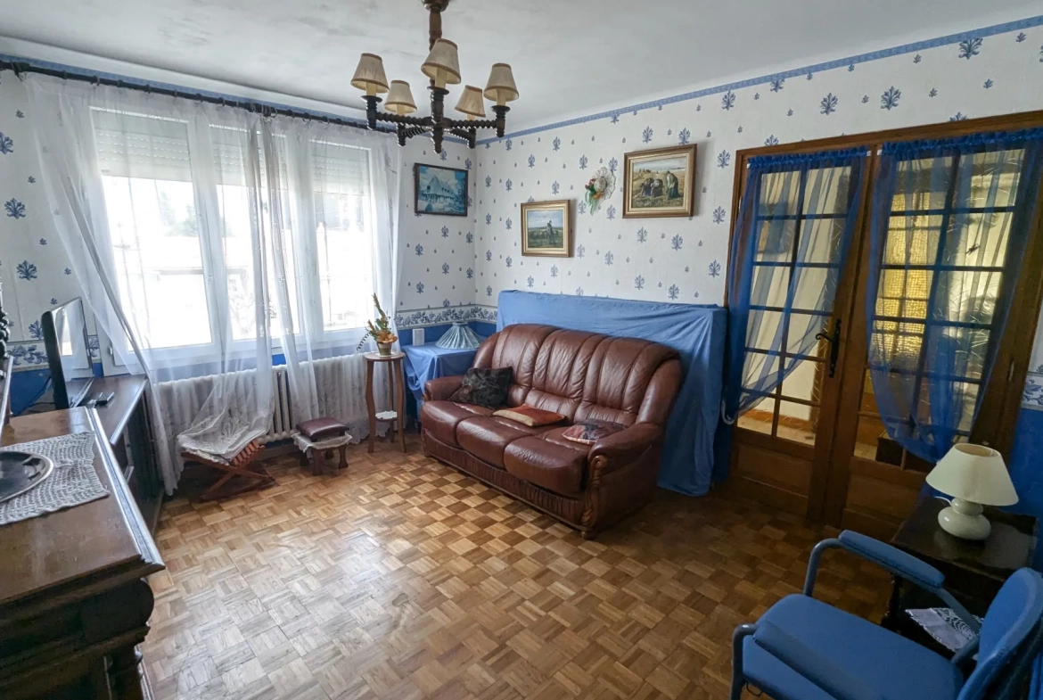 Maison familiale à Magne de 116 m² avec sous-sol et terrain arboré à vendre 