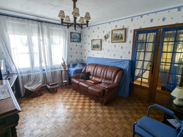 Maison familiale à Magne de 116 m² avec sous-sol et terrain arboré à vendre 