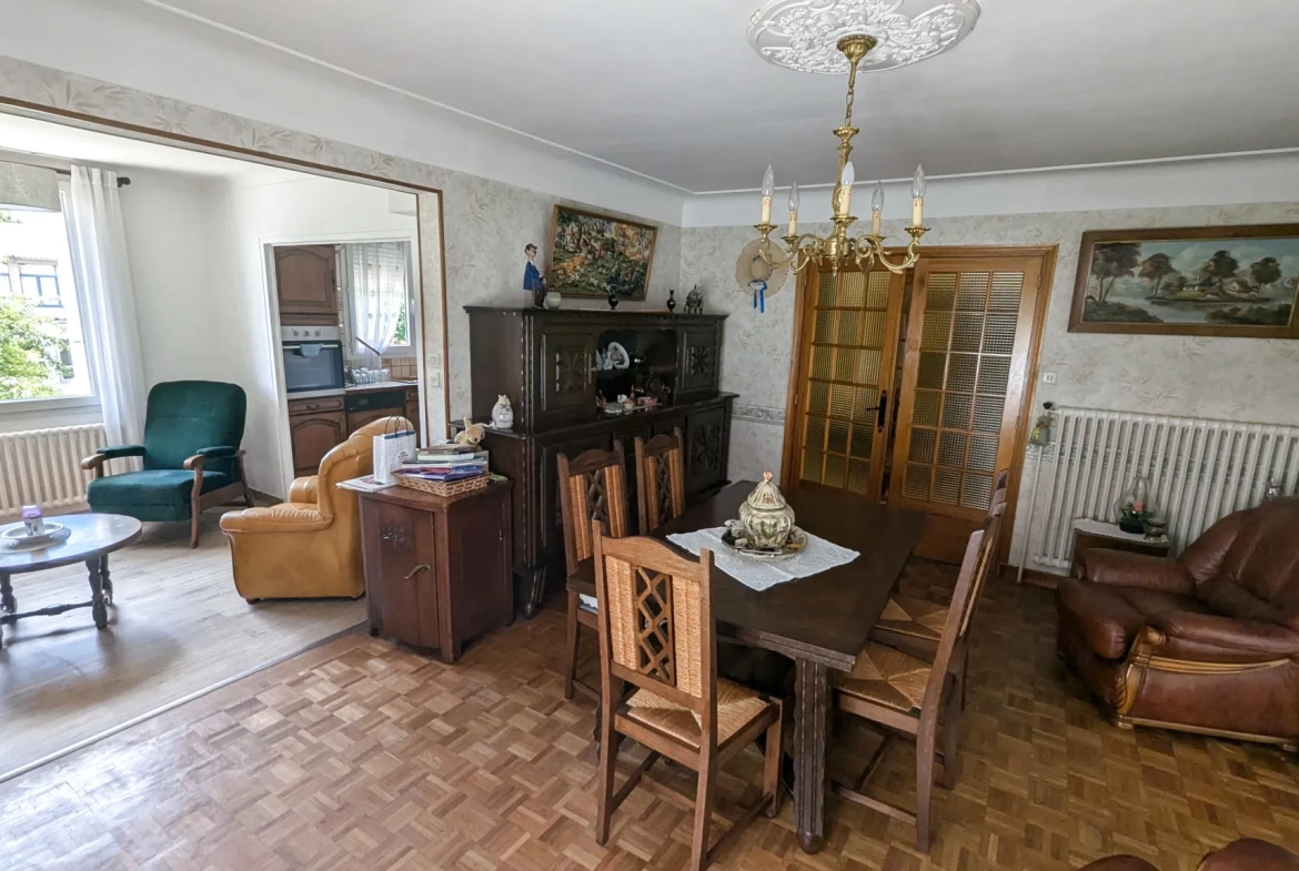 Maison familiale à Magne de 116 m² avec sous-sol et terrain arboré à vendre 